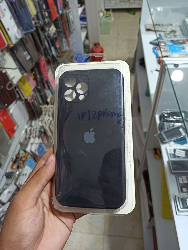 قاب سیلیکونی پاک کنی آیفون 12 پرو مکس