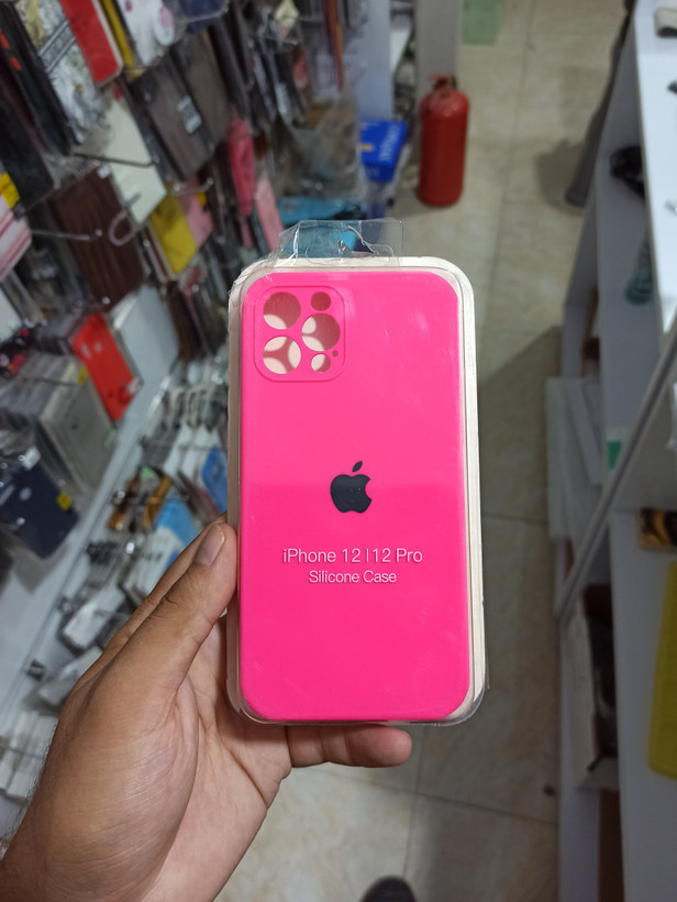 قاب سیلیکونی پاک کنی آیفون 12 پرو