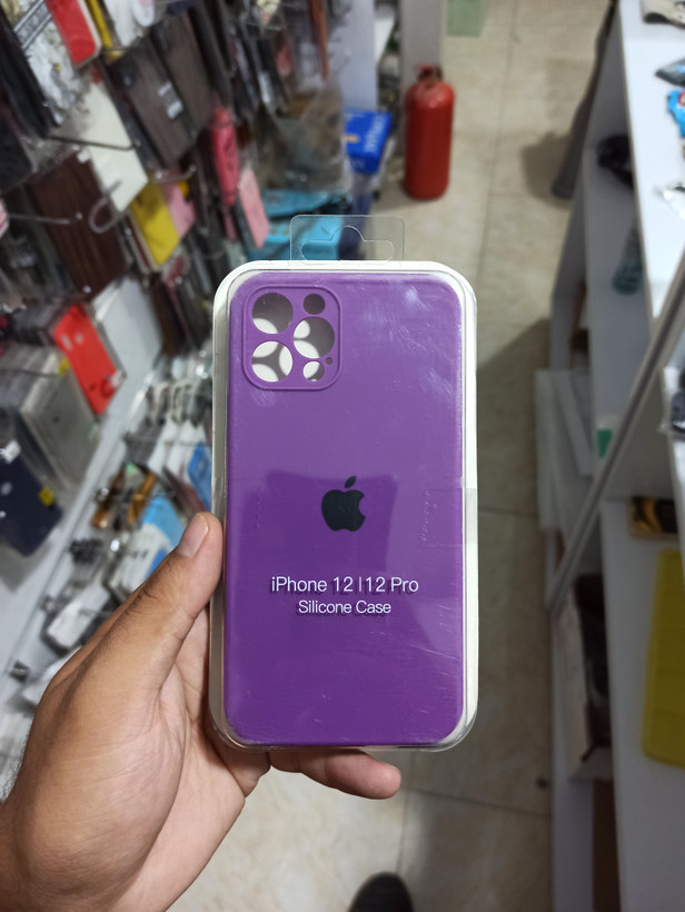 قاب سیلیکونی پاک کنی آیفون 12 پرو