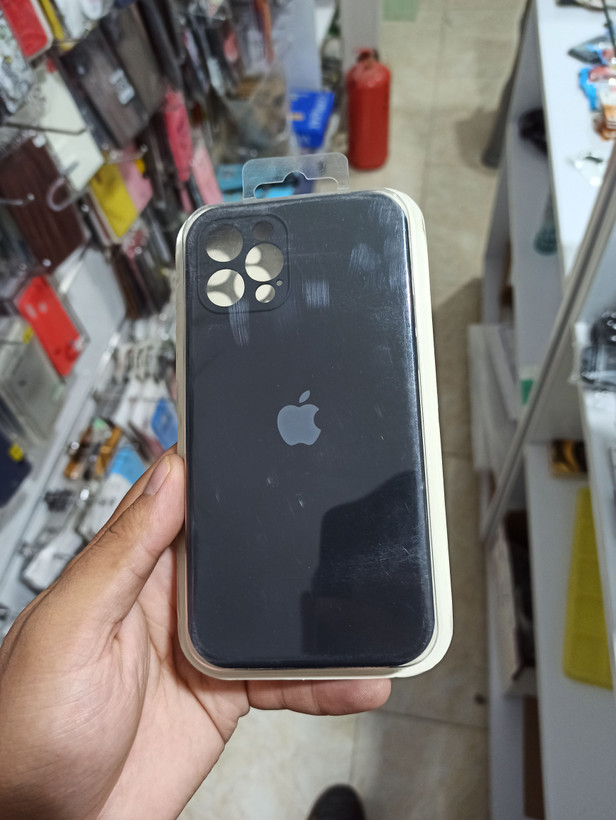 قاب سیلیکونی پاک کنی آیفون 12 پرو