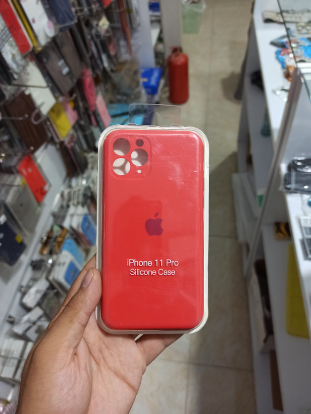 قاب سیلیکونی پاک کنی آیفون 11پرو