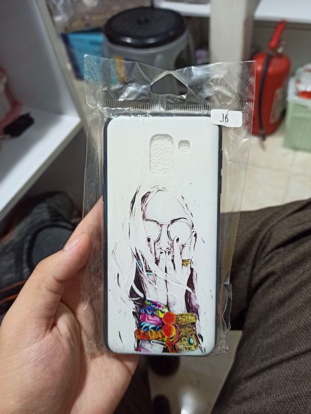 قاب طرح دار J6 2018