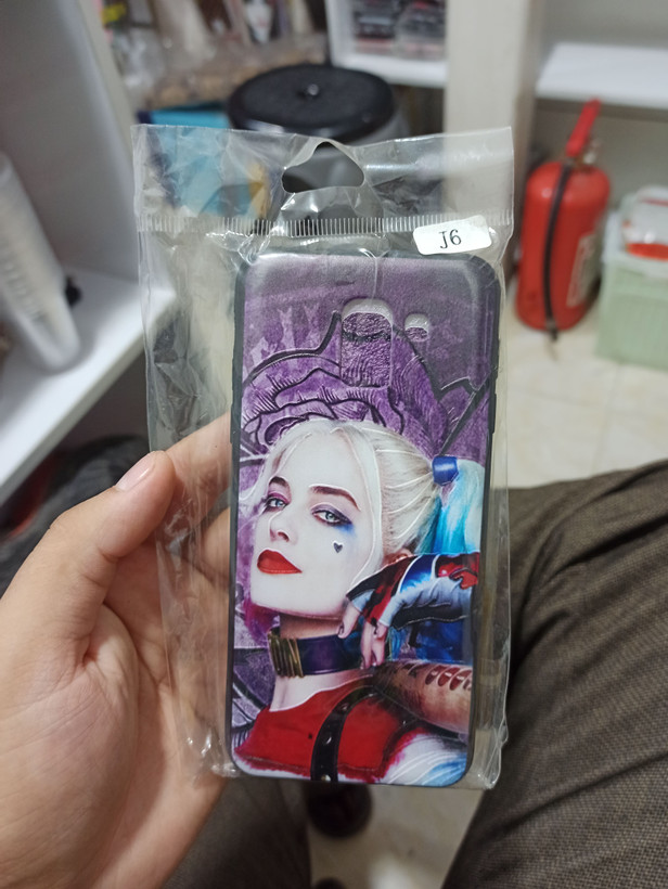 قاب طرح دار J6 2018